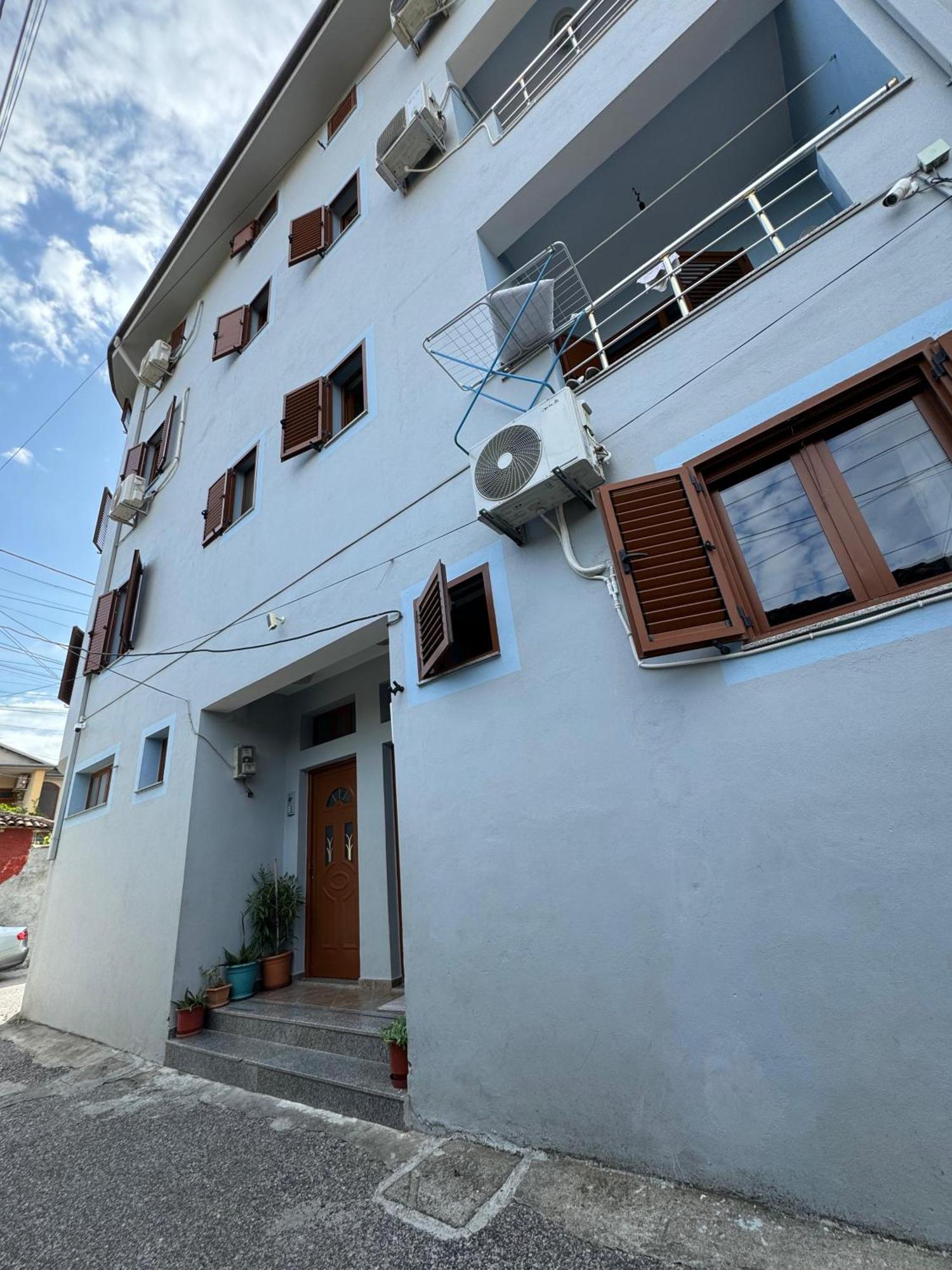 Aleksi&eli Apartament Szkodra